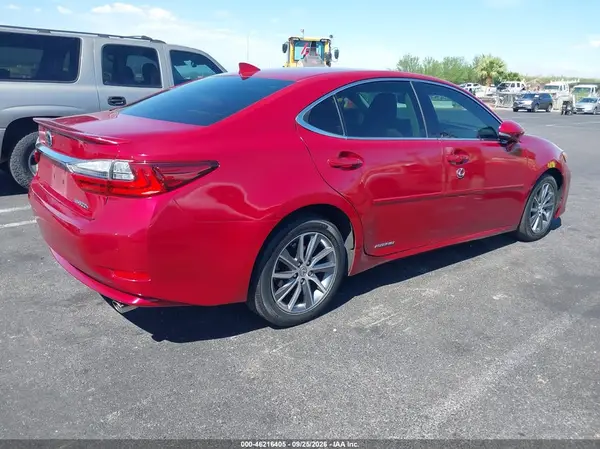 JTHBW1GG0G2115260 — 2016 Lexus ES 300H, фото 4 с аукциона IAAI, Задняя часть слева