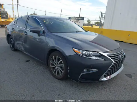 JTHBW1GG5J2171685 — 2018 Lexus ES 300H, Правый бок (Right Side), фото до ремонта