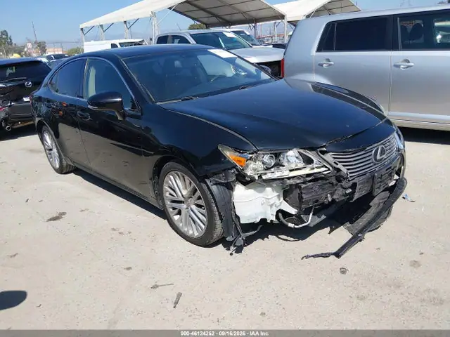 JTHBK1GG1E2138877 — 2014 Lexus ES 350, Передняя часть справа (Right Front), фото до ремонта