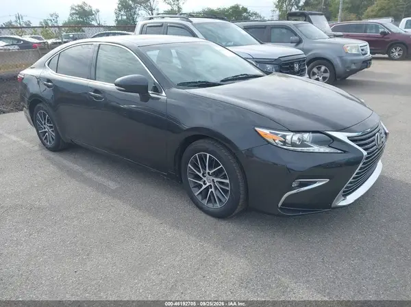 JTHBK1GG4G2232061 — 2016 Lexus ES, Передняя часть (Front End), фото до ремонта