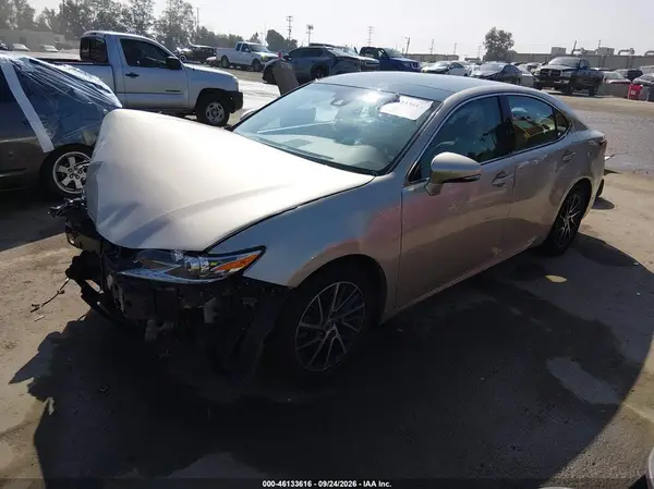 58ABK1GG2HU044084 — 2017 Lexus ES, фото 2 с аукциона IAAI, Передняя часть справа