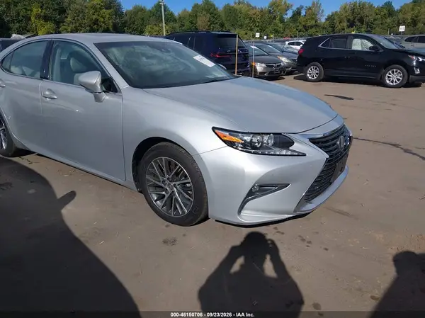 58ABK1GG9HU049069 — 2017 Lexus ES, Подтопление (Flood), фото до ремонта