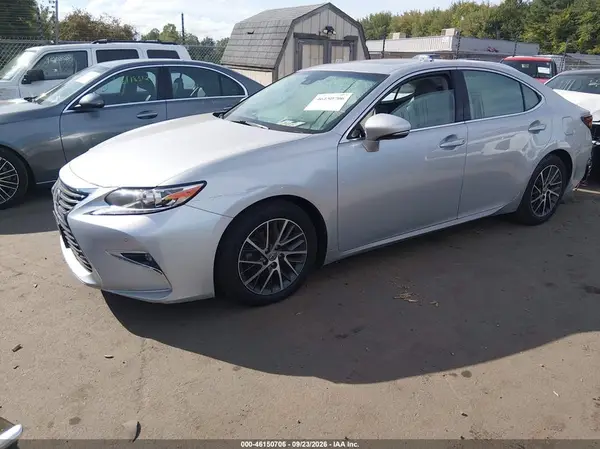 58ABK1GG9HU049069 — 2017 Lexus ES, фото 2 с аукциона IAAI 13.10.2026, Подтопление