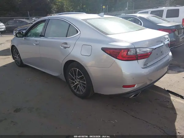 58ABK1GG9HU049069 — 2017 Lexus ES, фото 3 с аукциона IAAI 13.10.2026, Подтопление