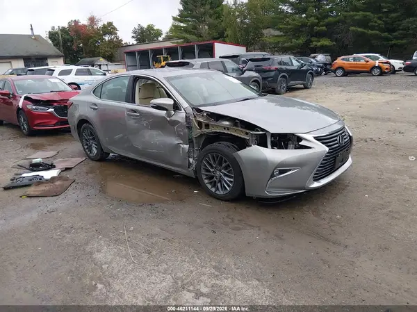58ABK1GG0JU106829 — 2018 Lexus ES, Передняя часть справа (Right Front), фото до ремонта