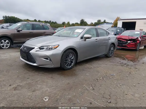 58ABK1GG0JU106829 — 2018 Lexus ES, фото 2 с аукциона IAAI, Передняя часть справа