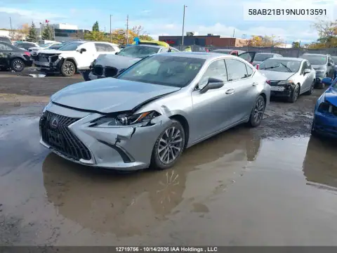 58AB21B19NU013591 — 2022 Lexus ES, фото 3 с аукциона IAAI 20.10.2026, Передняя часть