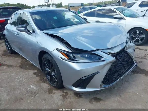 58AJZ1B17SU215770 — 2025 Lexus ES, Задняя часть (Rear), фото до ремонта