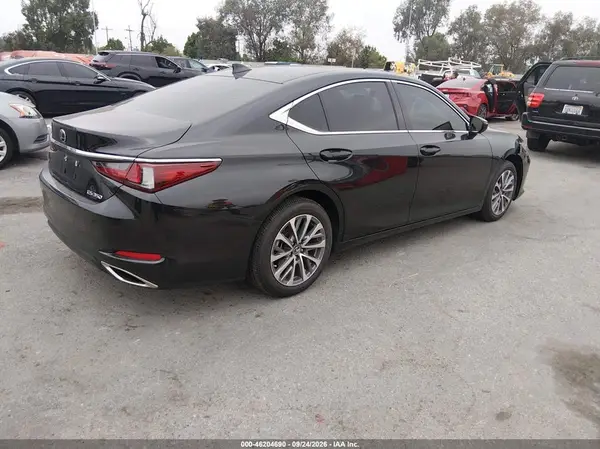 58ACZ1B13SU205391 — 2025 Lexus ES, фото 4 с аукциона IAAI, Левый бок
