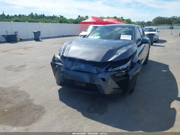 JTHBECA12T2001502 — 2026 Lexus ES, фото 2 с аукциона IAAI 11.10.2026, Передняя часть