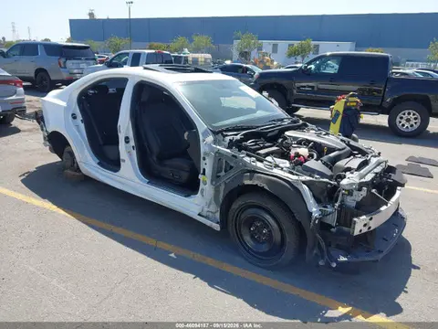JTHBA1D23G5021833 — 2016 Lexus IS 200T, Передняя часть (Front End), фото до ремонта