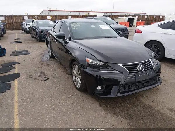 JTHCM1D29G5009004 — 2016 Lexus IS, Передняя часть слева (Left Front), фото до ремонта