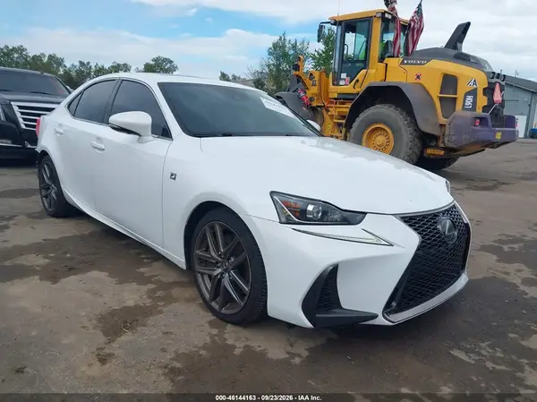 JTHCM1D21H5021794 — 2017 Lexus IS, Задняя часть (Rear), фото до ремонта