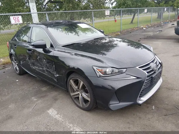 JTHCM1D24H5024656 — 2017 Lexus IS, Правый бок (Right Side), фото до ремонта