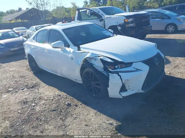 JTHBA1D25H5046699 — 2017 Lexus IS, Передняя часть (Front End), фото до ремонта
