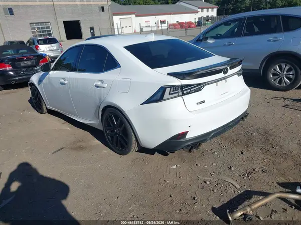 JTHBA1D25H5046699 — 2017 Lexus IS, фото 3 с аукциона IAAI, Передняя часть