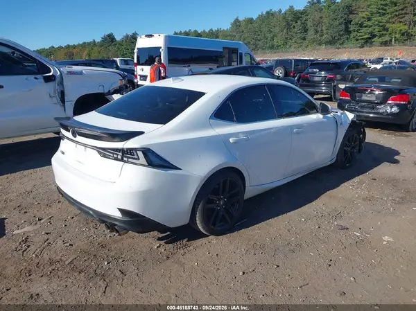 JTHBA1D25H5046699 — 2017 Lexus IS, фото 4 с аукциона IAAI, Передняя часть