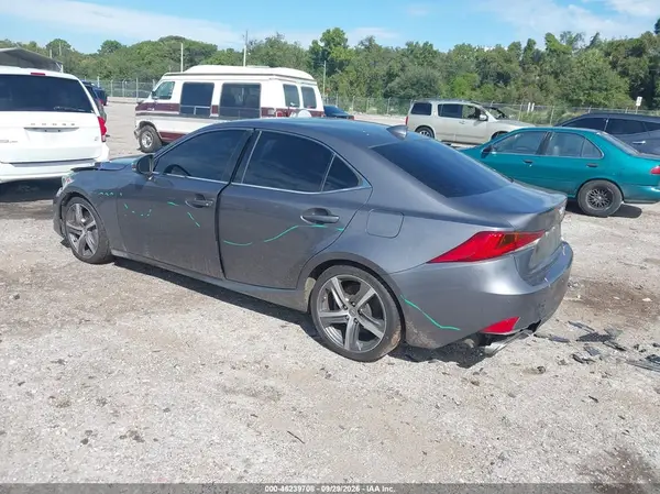 JTHBA1D2XJ5068879 — 2018 Lexus IS, фото 3 с аукциона IAAI, Передняя часть справа
