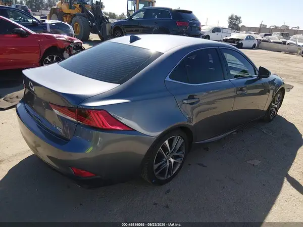 JTHBA1D28K5084578 — 2019 Lexus IS, фото 4 с аукциона IAAI 14.10.2026, Передняя часть слева