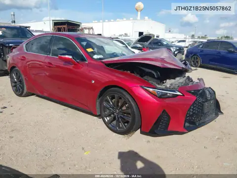 JTHGZ1B25N5057862 — 2022 Lexus IS, Сзади, фото до ремонта