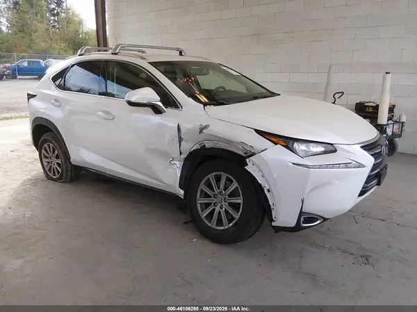 JTJYARBZ7H2082080 — 2017 Lexus NX, Передняя часть справа (Right Front), фото до ремонта