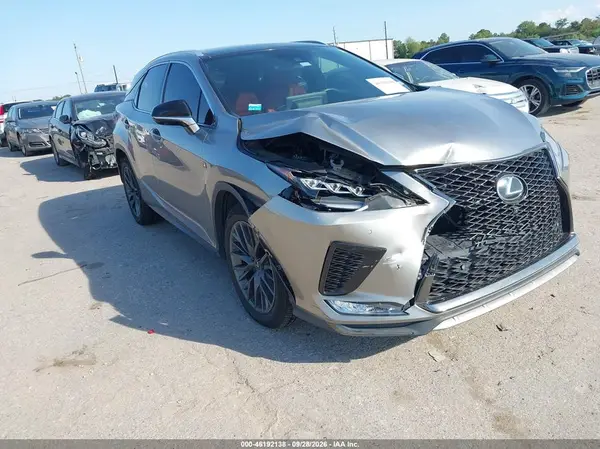 2T2YZMDA5LC252707 — 2020 Lexus RX, Передняя часть справа (Right Front), фото до ремонта