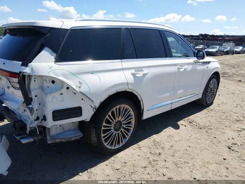 2021 Lincoln Aviator Black Label VIN 5LM5J9XC7MGL10661 фото 4