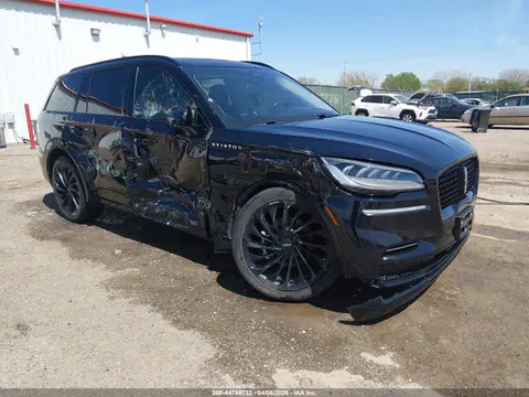 5LM5J7XC9NGL18587 — 2022 Lincoln Aviator Reserve, Передняя часть справа (Right Front), фото до ремонта