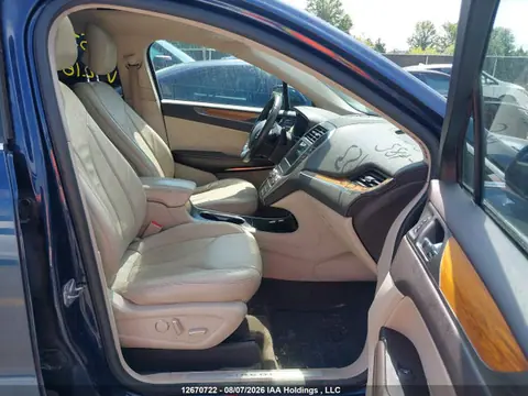 2017 Lincoln MKC VIN 5LMCJ2D9XHUL16923 фото 5