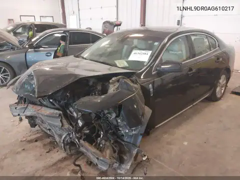 1LNHL9DR0AG610217 — 2010 Lincoln MKS, фото 2 с аукциона IAAI, Передняя часть