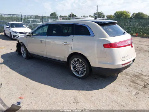 2016 Lincoln Mkt Ecoboost VIN 2LMHJ5AT1GBL03142 фото 3