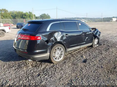 2019 Lincoln Mkt Reserve VIN 2LMHJ5AT6KBL02691 фото 4