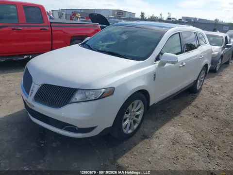 2014 Lincoln MKT VIN 2LMHJ5AT7EBL57168 фото 2