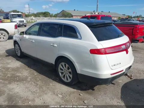 2014 Lincoln MKT VIN 2LMHJ5AT7EBL57168 фото 3