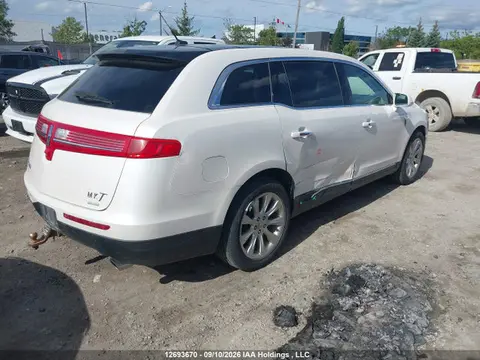 2014 Lincoln MKT VIN 2LMHJ5AT7EBL57168 фото 4