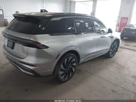 2024 Lincoln Nautilus Black Label VIN 5LMPJ9JA1RJ790352 фото 4