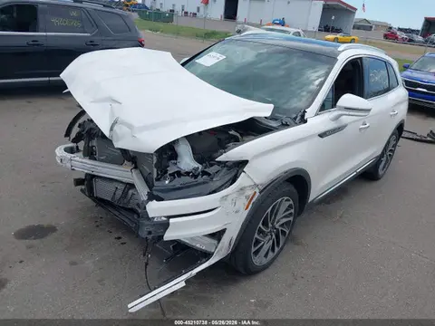 2019 Lincoln Nautilus Reserve VIN 2LMPJ8L93KBL67030 фото 2