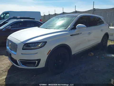 2019 Lincoln Nautilus VIN 2LMPJ8L92KBL14237 фото 2