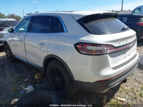 2019 Lincoln Nautilus VIN 2LMPJ8L92KBL14237 фото 3