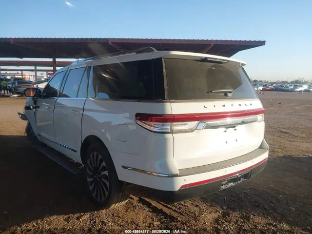 2023 Lincoln Navigator Black Label L VIN 5LMJJ3TG5PEL04703 фото 3