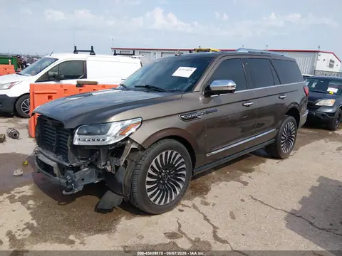 2019 Lincoln Navigator Black Label VIN 5LMJJ2TTXKEL10397 фото 2
