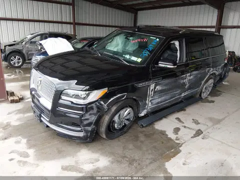 2024 Lincoln Navigator Premiere VIN 5LMJJ2NG8REL16323 фото 2