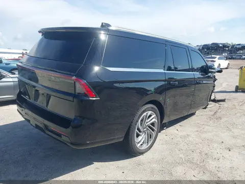 2026 Lincoln Navigator Reserve L VIN 5LMJJ3LG3TEL04547 фото 4