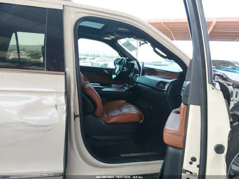 2018 Lincoln Navigator Reserve VIN 5LMJJ2LT9JEL07201 фото 5