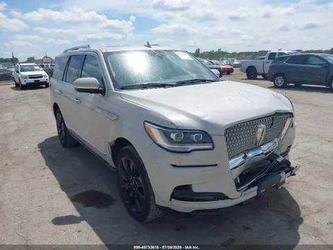 5LMJJ2LG7REL02612 — 2024 Lincoln Navigator Reserve, Передняя часть (Front End), фото до ремонта