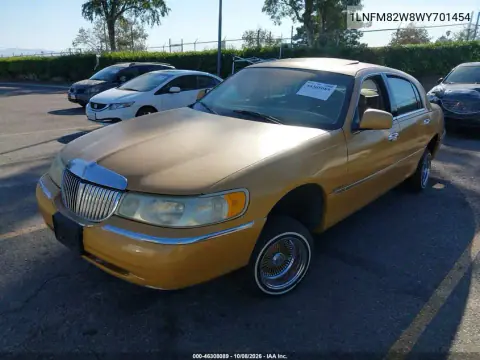 1998 Lincoln Town Car Signature VIN 1LNFM82W8WY701454 фото 2