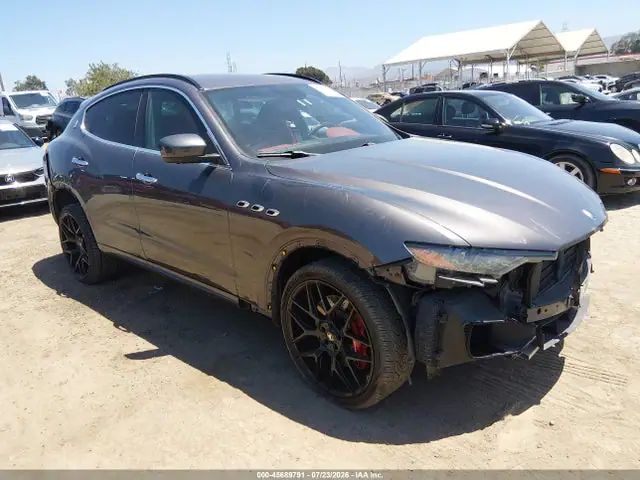 ZN661YUS7HX246143 Maserati Levante S 2017 — повреждение Передняя и задняя части, фото до ремонта