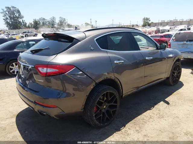 ZN661YUS7HX246143 — 2017 Maserati Levante S, фото 4 с аукциона IAAI 14.10.2026, Передняя и задняя части