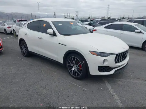 2017 Maserati Levante VIN ZN661XUAXHX243822 фото 1
