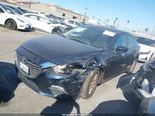 JM1BM1U75G1308277 — 2016 Mazda 3, фото 2 с аукциона IAAI 14.10.2026, Передняя часть слева